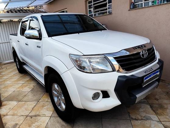 TOYOTA HILUX 2.7 SRV 4X4 CD 16V FLEX 4P AUTOMÁTICO TOYOTA HILUX 2.7 SRV 4X4 CD 16V FLEX 4P AUTOMÁTICO